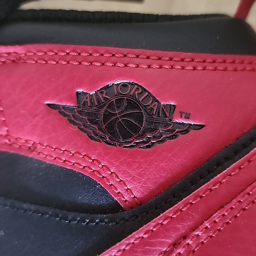 Nike Air Jordan 1 Mid PS Banned Bred 640734-074 Shoes Size Youth - Picture 5 of 12